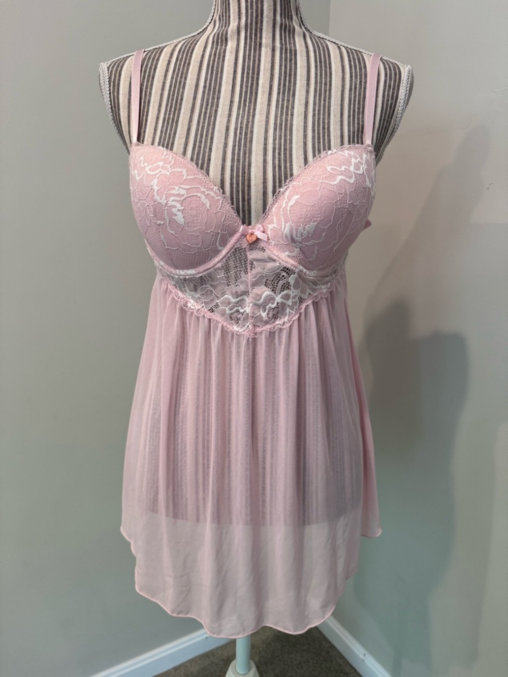 Rachel Roy Flirty Babydoll Underwire Lace Lingerie Pink Sz Small